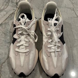 New Balance 327